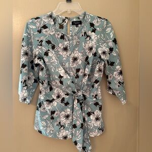 Papillon – Floral‎ Tie Detail Kimono Sleeve Peplum Top – Size Small